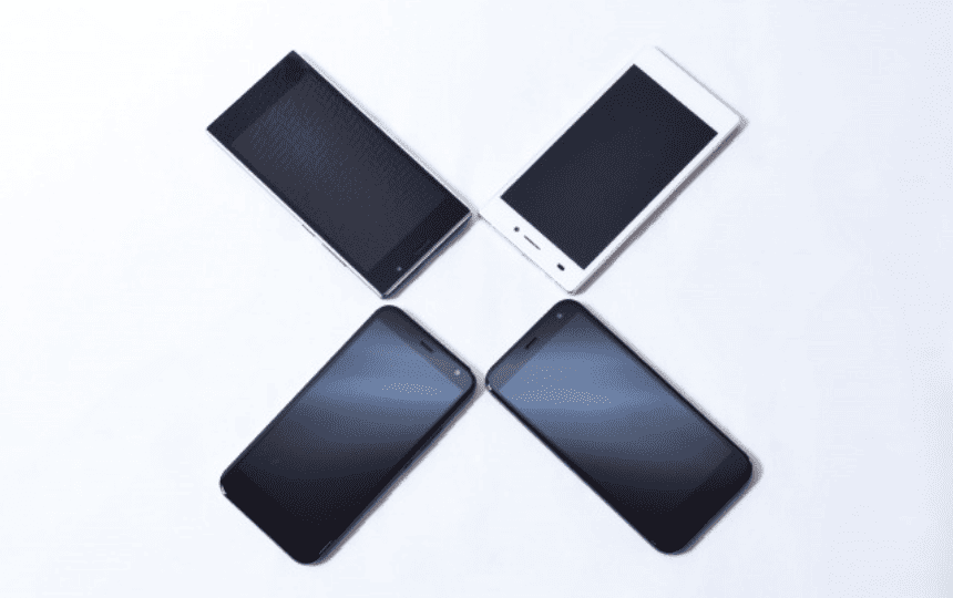 4台のスマートフォン