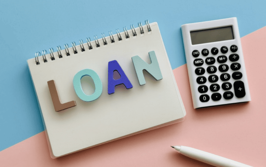 「LOAN」の文字と電卓