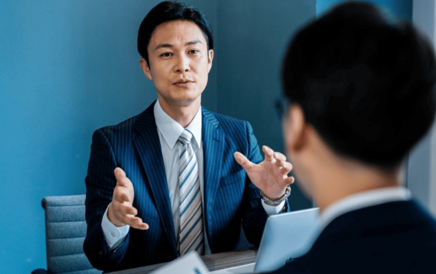 MTGする男性たち